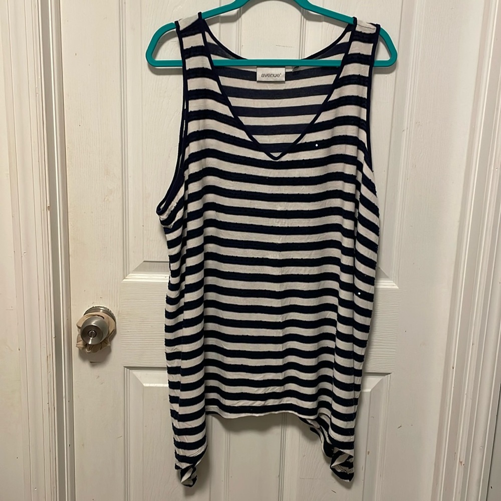 Avenue V-Neck Tank Top- 26/28